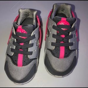 Toddler nike huranches